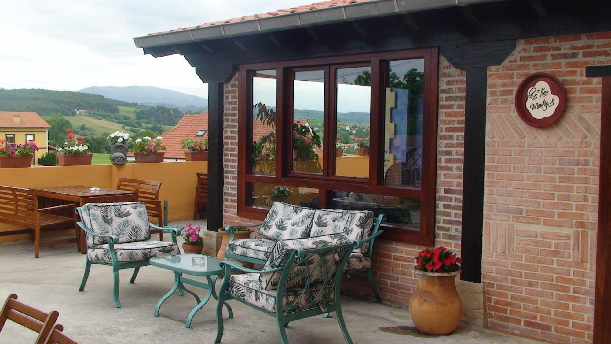 Posada Las Tres Mentiras De Santillana Del Mar Viveda Extérieur photo